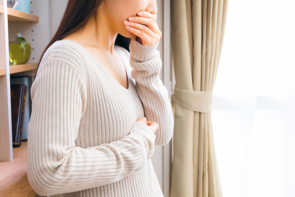 慢性的なげっぷに悩む人へ、考えられる消化器の病気とは